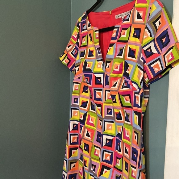 Trina Turk women’s dress- size 4 - bright colors - geometric print - Picture 6 of 10